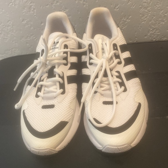 Adidas Boost black and white - Picture 2 of 5